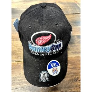 Red Wings Stanley Cup Vintage 2002 Adjustable Hat